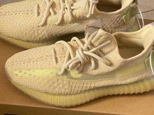 yeezy350 亚洲限定亚麻 2022，独特的编织设计，舒适透气，潮流必备